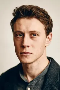 Фото Джордж Маккей (George MacKay)