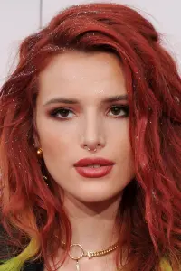 Фото Белла Торн (Bella Thorne)