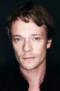 Фото Алфи Аллен (Alfie Allen)