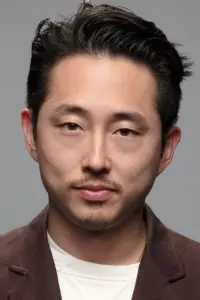 Фото Стивен Юн (Steven Yeun)