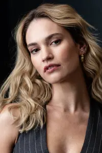 Фото Лили Джеймс (Lily James)