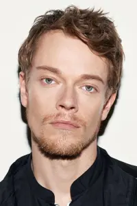 Фото Алфи Аллен (Alfie Allen)