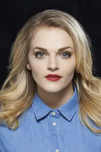 Фото  (Madeline Brewer)