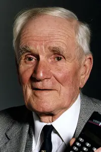 Фото Десмонд Ллевелин (Desmond Llewelyn)