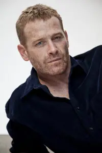 Фото Макс Мартини (Max Martini)