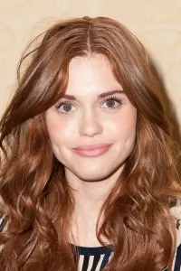 Фото  (Holland Roden)