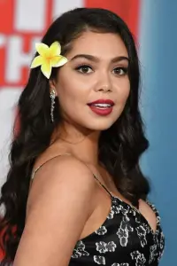 Фото Аули Кравальо (Auli'i Cravalho)