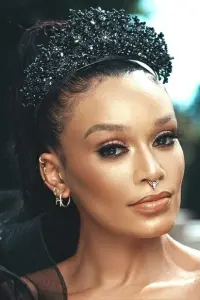 Фото  (Pearl Thusi)