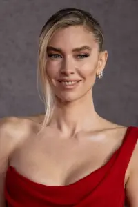 Фото Ванесса Кирби (Vanessa Kirby)