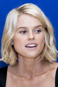 Фото Алиса Ева (Alice Eve)