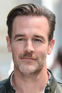 Фото Джеймс Ван Дер Бик (James Van Der Beek)