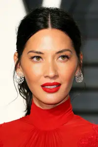 Фото Оливия Манн (Olivia Munn)