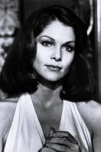 Фото Лоис Чайлс (Lois Chiles)