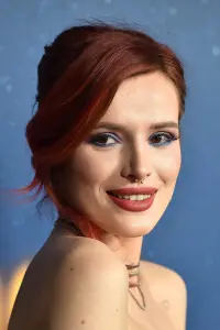 Фото Белла Торн (Bella Thorne)