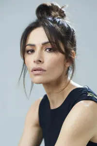 Фото Сара Шахи (Sarah Shahi)