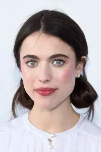 Фото Маргарет Куэлли (Margaret Qualley)