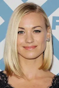 Фото Ивонн Страховски (Yvonne Strahovski)