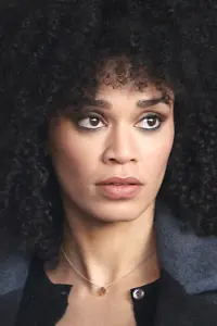 Фото  (Pearl Thusi)