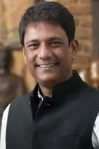 Фото  (Adil Hussain)