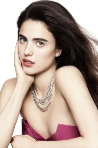 Фото Маргарет Куэлли (Margaret Qualley)