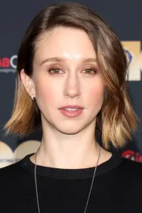 Фото Таисса Фармига (Taissa Farmiga)