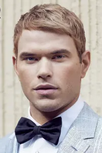 Фото Келлан Латс (Kellan Lutz)