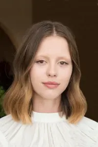 Фото Миа Гот (Mia Goth)