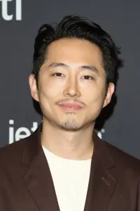 Фото Стивен Юн (Steven Yeun)