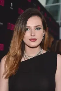 Фото Белла Торн (Bella Thorne)