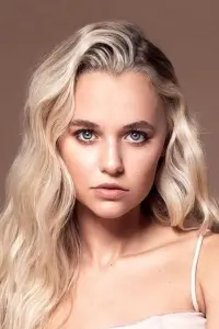 Фото Мэдисон Айсман (Madison Iseman)