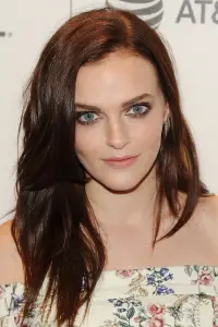 Фото  (Madeline Brewer)