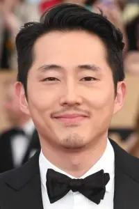 Фото Стивен Юн (Steven Yeun)