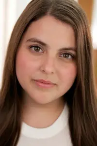 Фото  (Beanie Feldstein)