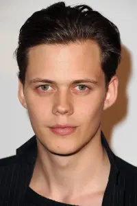 Фото Билл Скарсгард (Bill Skarsgård)