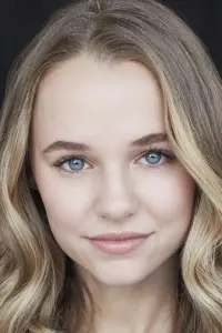 Фото Мэдисон Айсман (Madison Iseman)