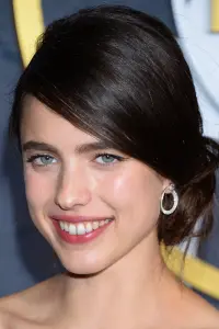 Фото Маргарет Куэлли (Margaret Qualley)