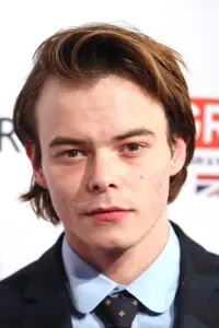 Фото Чарли Хитон (Charlie Heaton)