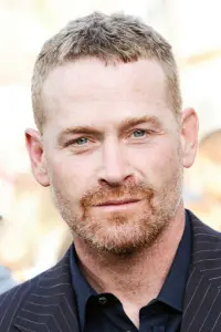 Фото Макс Мартини (Max Martini)