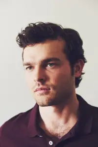 Фото Олден Эренрайк (Alden Ehrenreich)