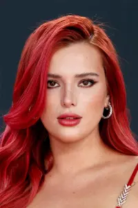 Фото Белла Торн (Bella Thorne)