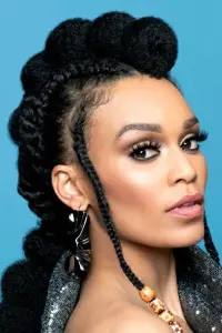 Фото  (Pearl Thusi)