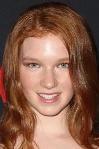 Фото  (Annalise Basso)