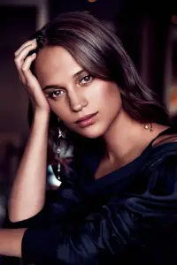 Фото  (Alicia Vikander)