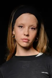 Фото Миа Гот (Mia Goth)