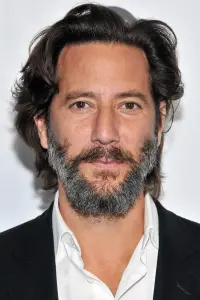 Фото Генри Ян Кьюсик (Henry Ian Cusick)