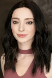 Фото Эмма Дюмон (Emma Dumont)