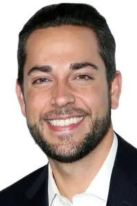 Фото Закари Леви (Zachary Levi)