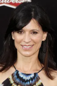 Фото Перри Ривз (Perrey Reeves)