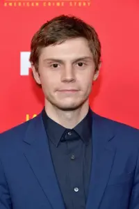 Фото Эван Питерс (Evan Peters)