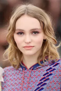 Фото Лили-Роуз Депп (Lily-Rose Depp)